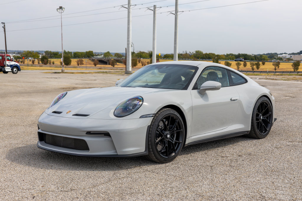 Used 2026 Porsche 911 Carrera RWD image 3