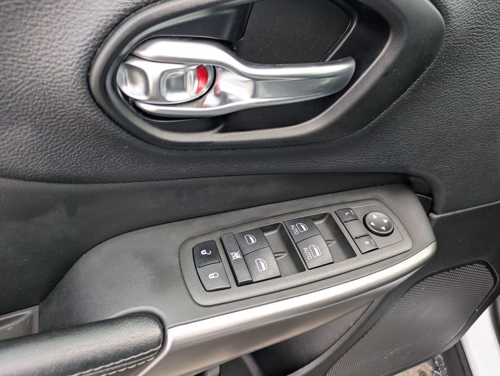 Used 2022 Jeep Cherokee Latitude Lux image 16