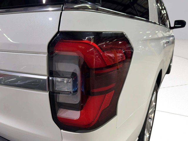 Used 2023 Ford Expedition Platinum image 15