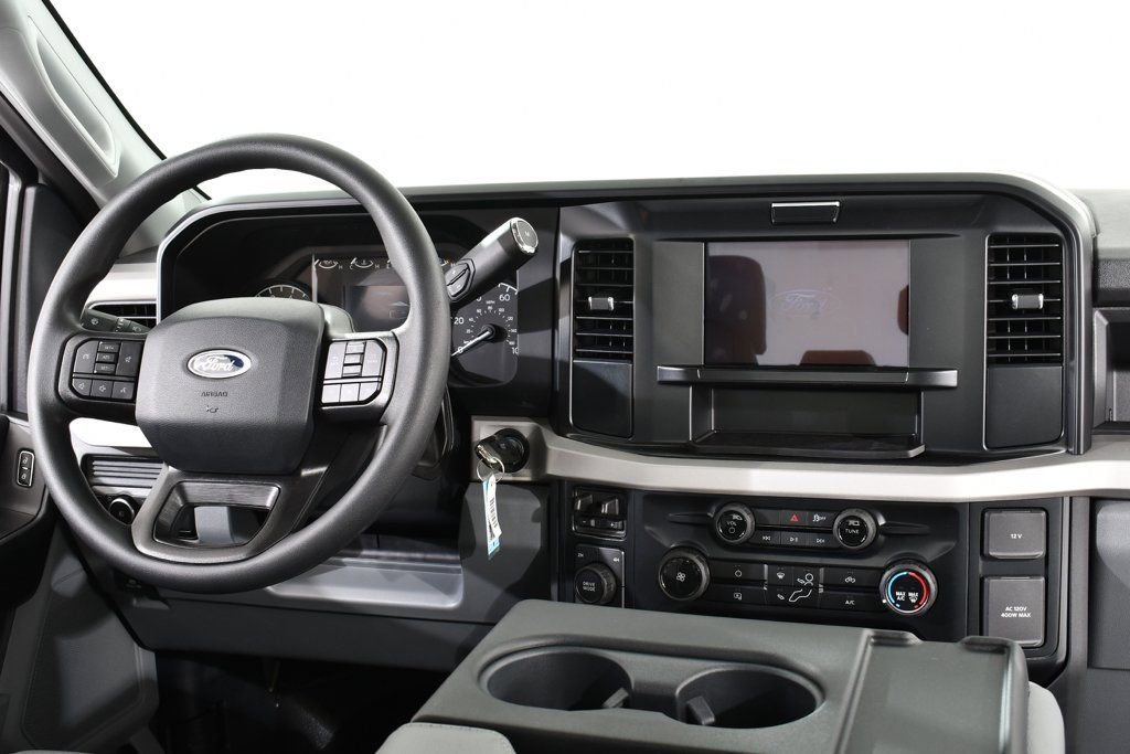 New 2025 Ford F350 XL w/ XL Chrome Package image 8