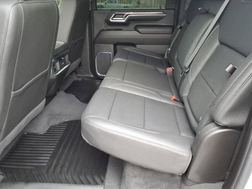 Used 2024 Chevrolet Silverado 2500 LTZ w/ LTZ Convenience Package image 13