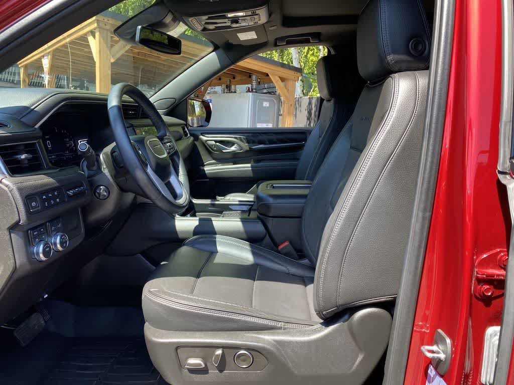 Used 2024 GMC Yukon XL Denali AWD/4WD image 13