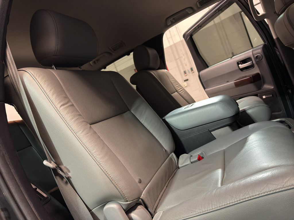 Used 2015 Toyota Sequoia Platinum AWD/4WD image 27