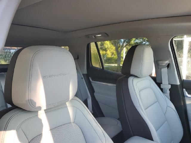 Used 2026 GMC Terrain Denali AWD/4WD image 24