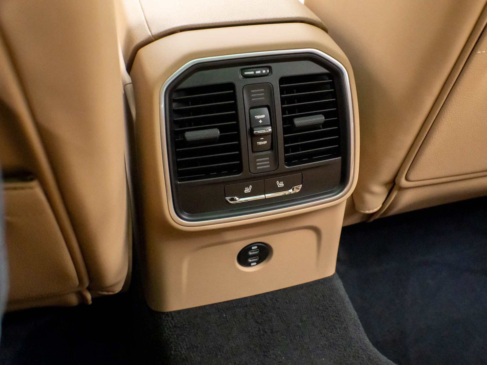 Certified 2026 Porsche Macan image 19