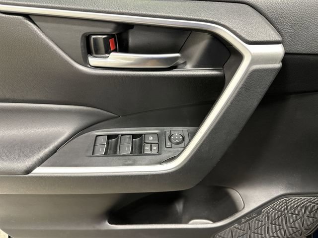 Used 2023 Toyota RAV4 XLE w/ Convenience Package FWD image 17