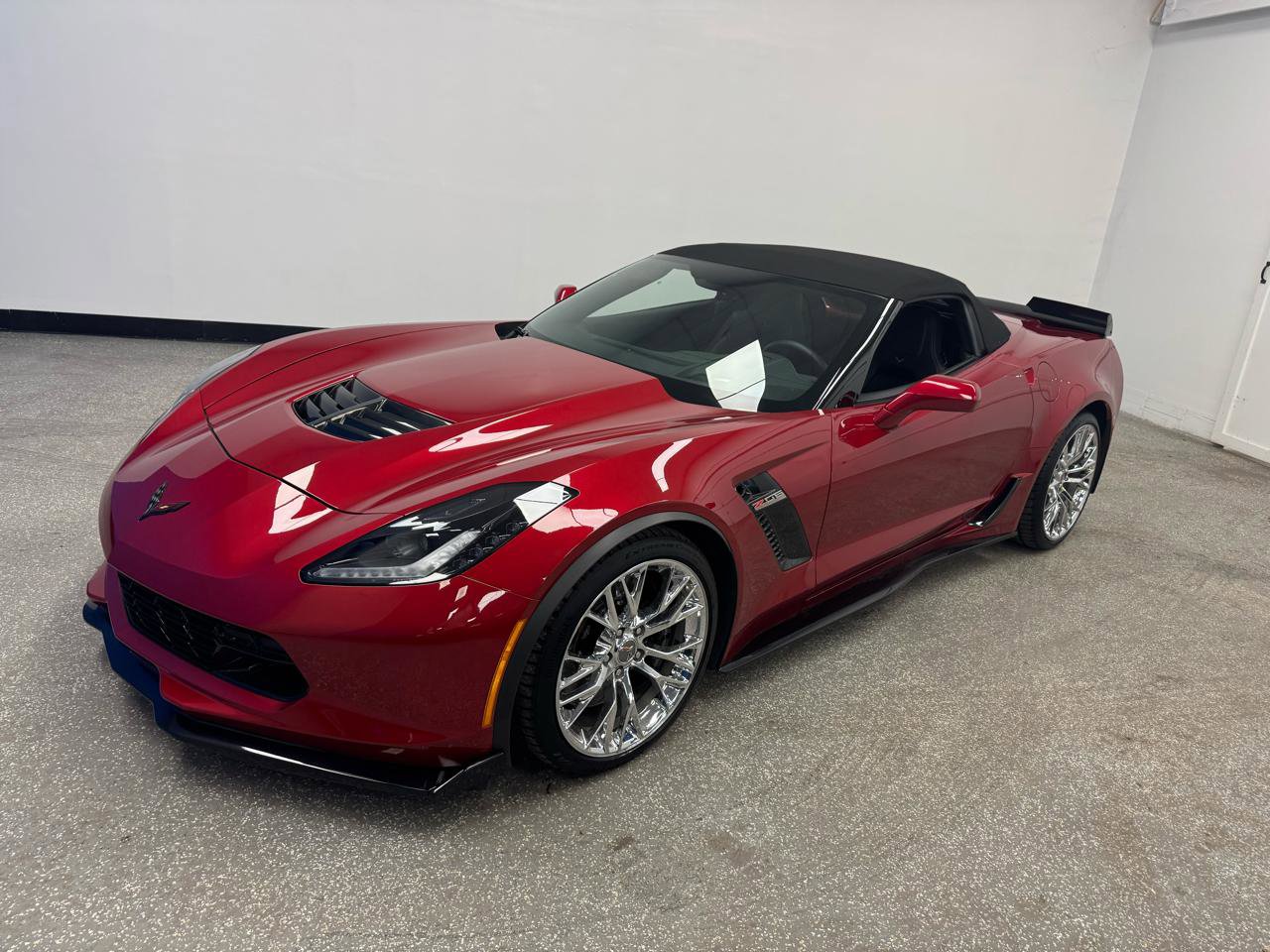 Used 2015 Chevrolet Corvette Z06 w/ 3LZ Preferred Equipment Group image 32
