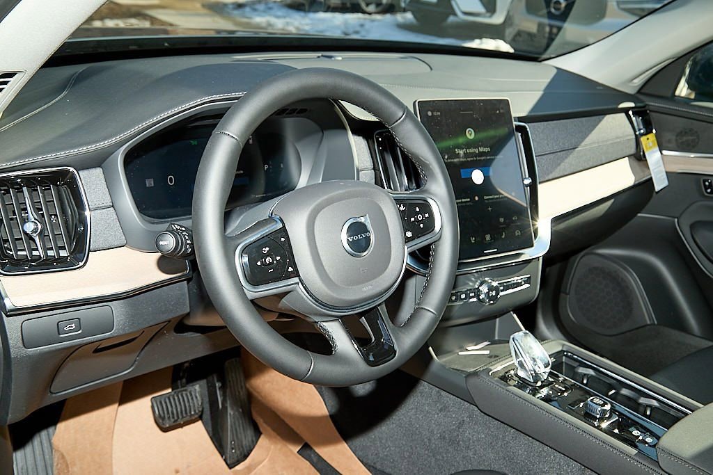 New 2026 Volvo XC90 B5 Plus w/ Protection Package image 13