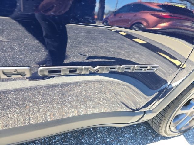 Used 2021 Jeep Compass Latitude image 9