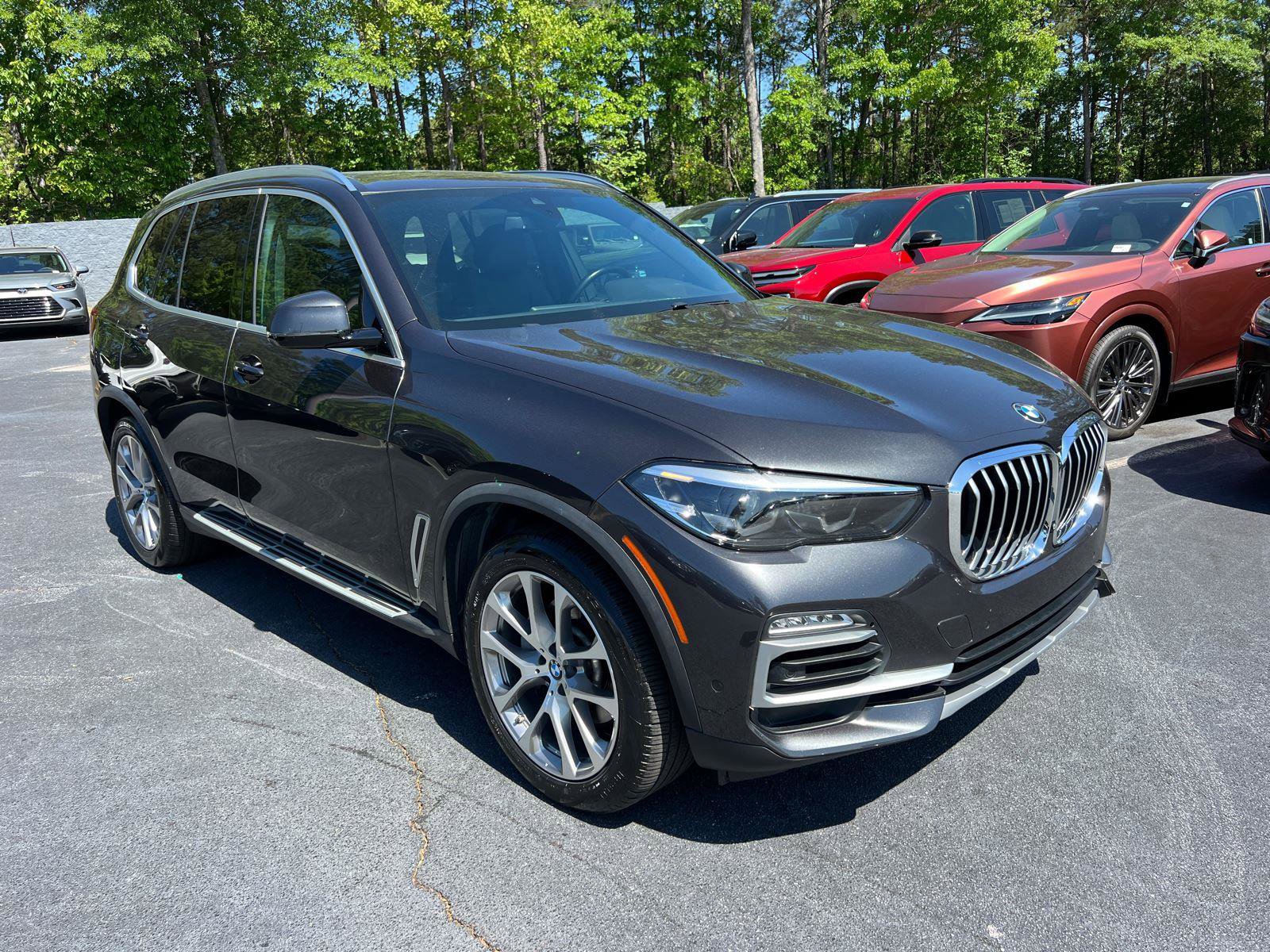 Used 2019 BMW X5 xDrive40i w/ Premium Package 2 AWD/4WD image 4