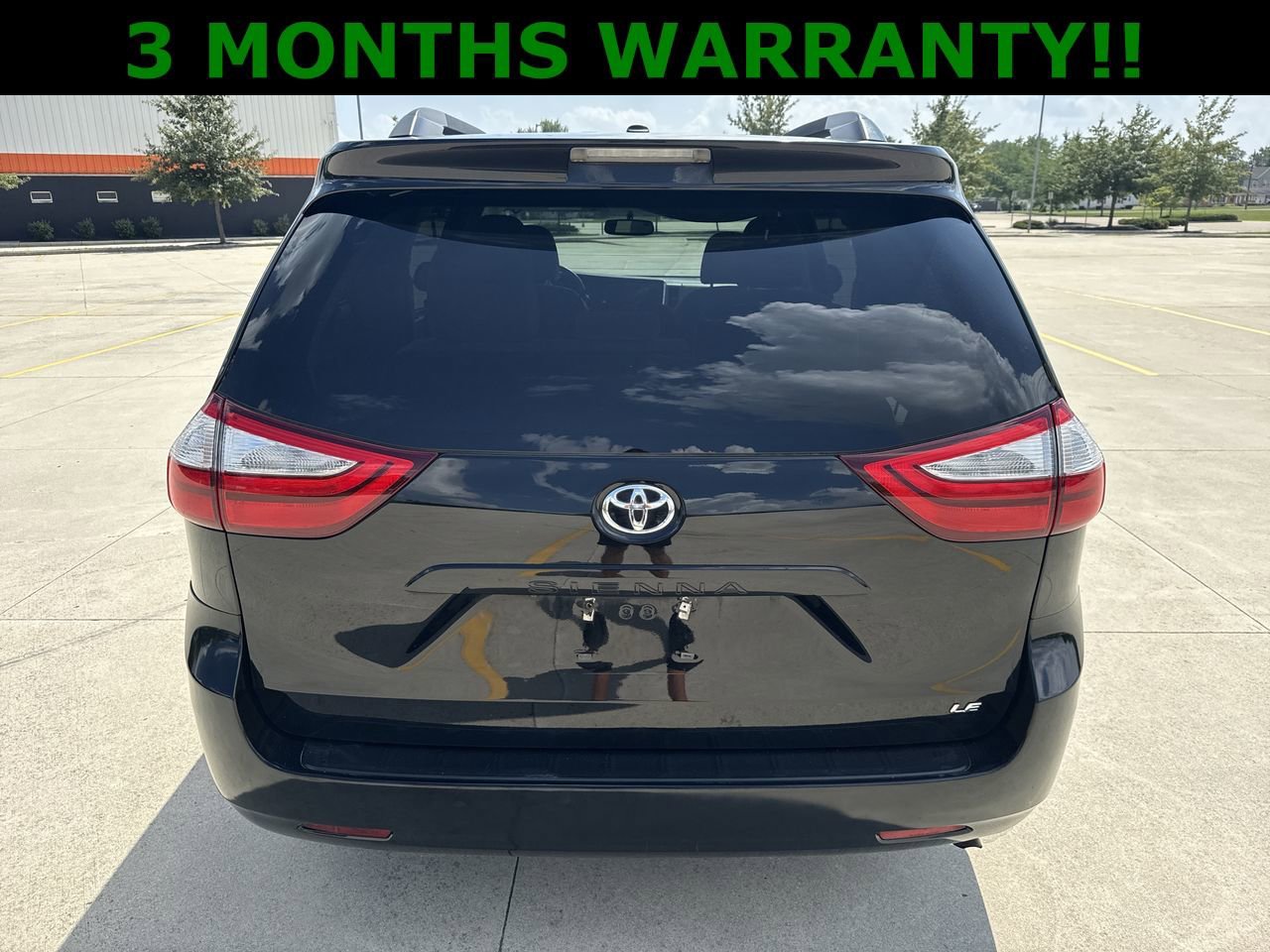 Used 2017 Toyota Sienna LE FWD image 29