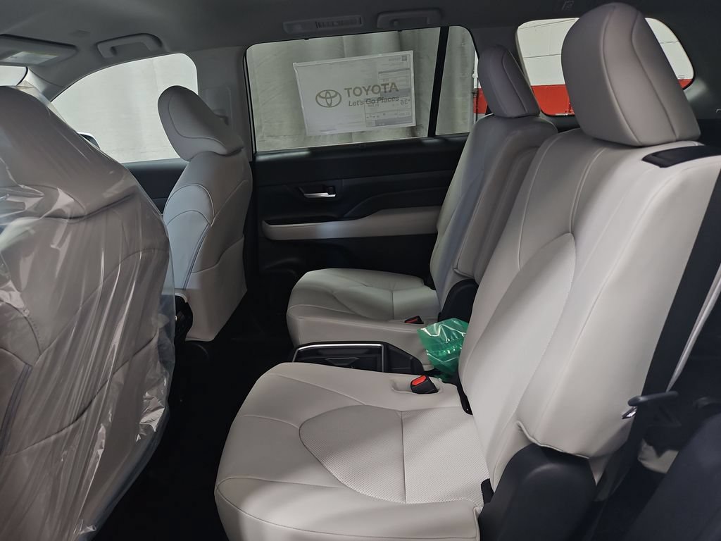 New 2026 Toyota Grand Highlander XLE FWD image 31