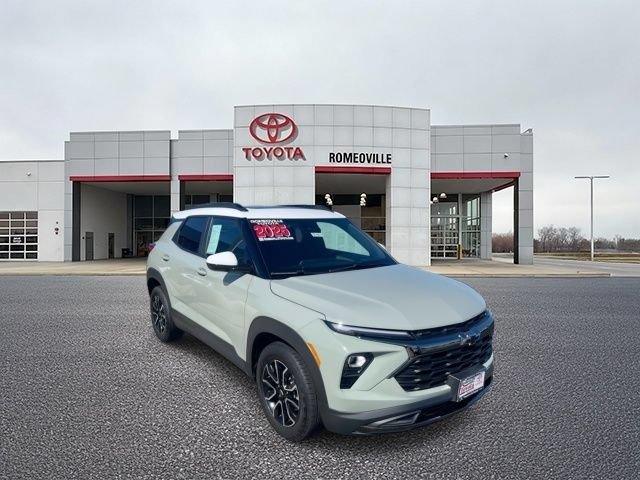 Used 2025 Chevrolet TrailBlazer ACTIV w/ Convenience Package FWD image 1