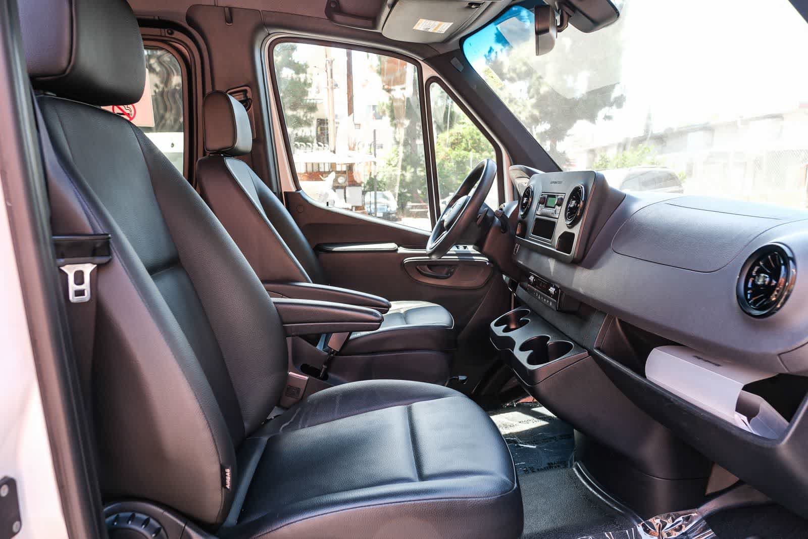 Used 2020 Mercedes-Benz Sprinter 2500 image 24