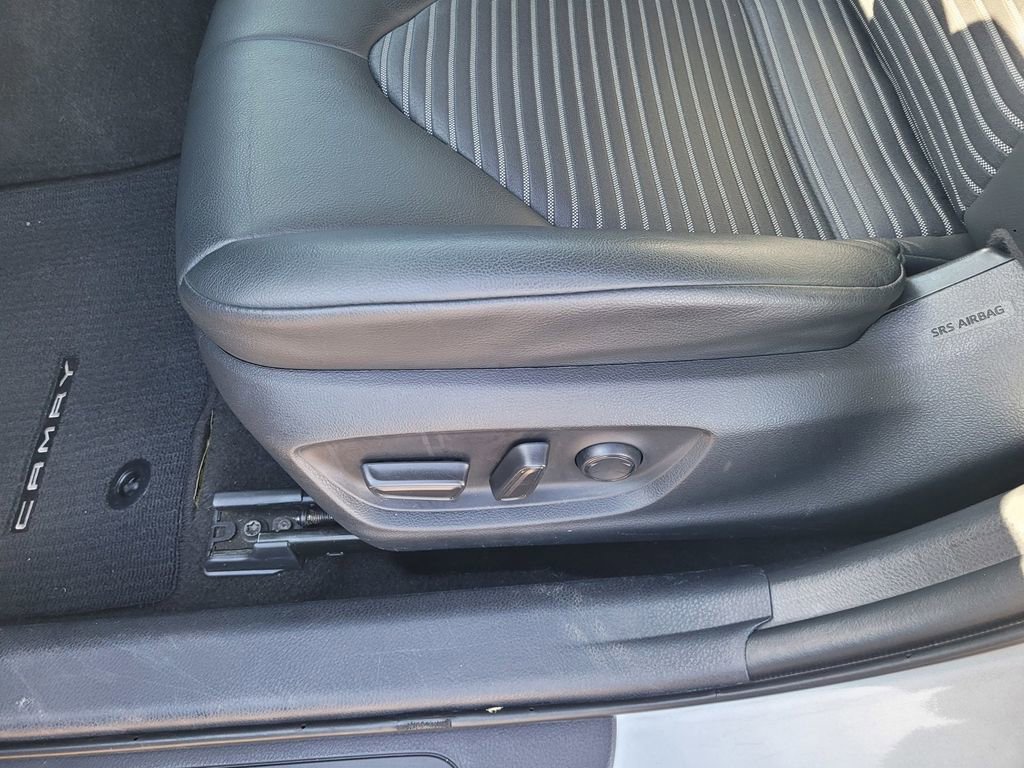 Used 2022 Toyota Camry SE FWD image 27