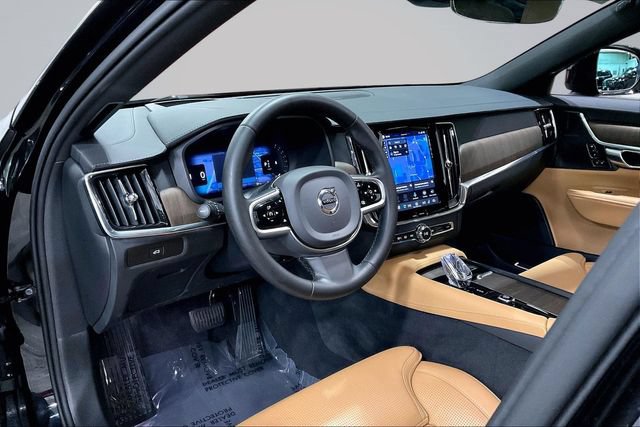 Used 2025 Volvo V90 B6 Cross Country Ultra AWD/4WD image 17