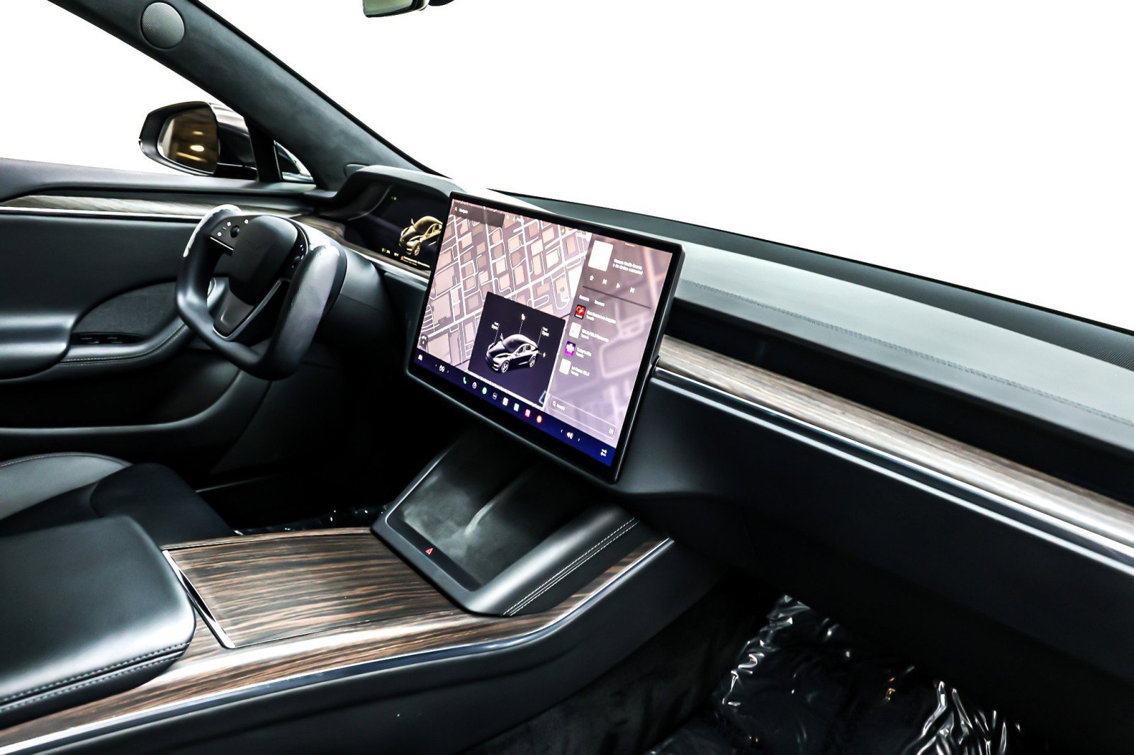 Used 2022 Tesla Model S AWD image 15