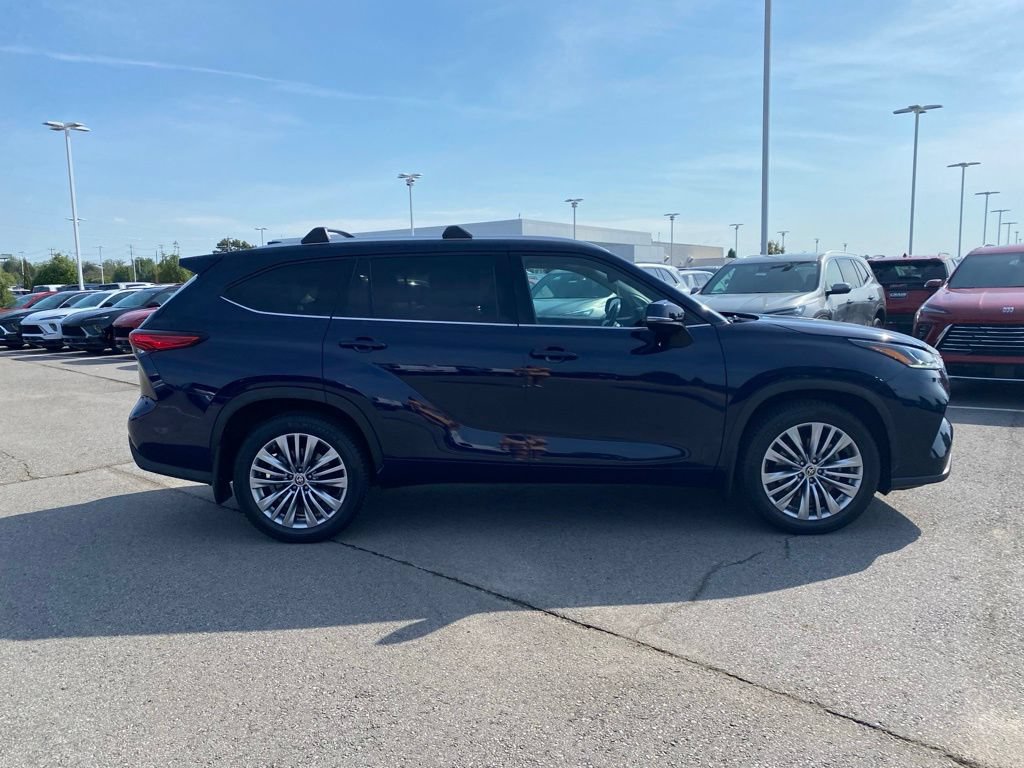 Used 2021 Toyota Highlander Platinum AWD/4WD image 5