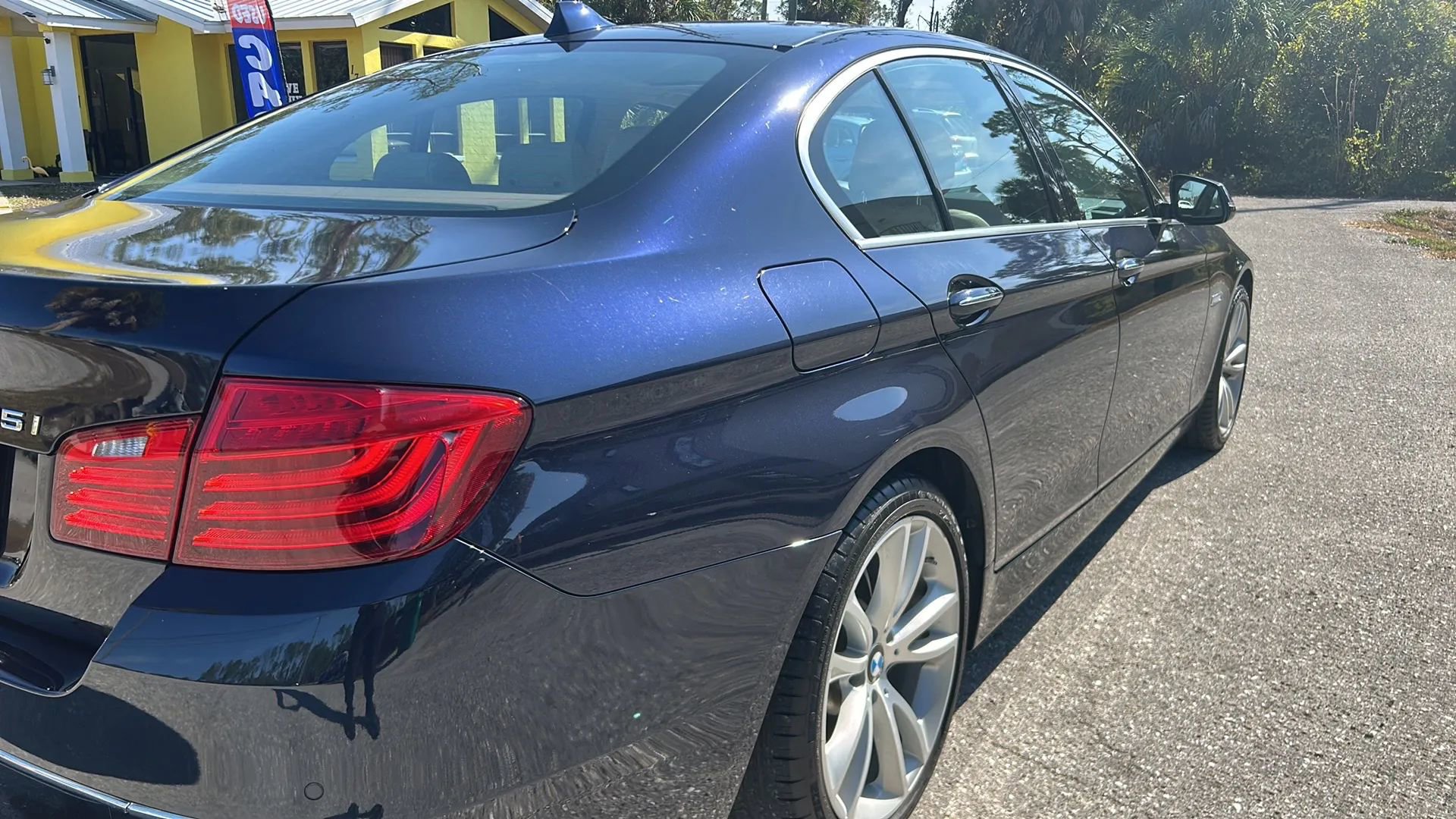 Used 2016 BMW 535i Sedan w/ Luxury Line image 9