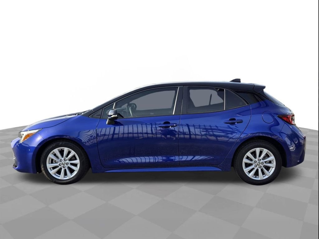 Used 2025 Toyota Corolla SE w/ SE Package image 8