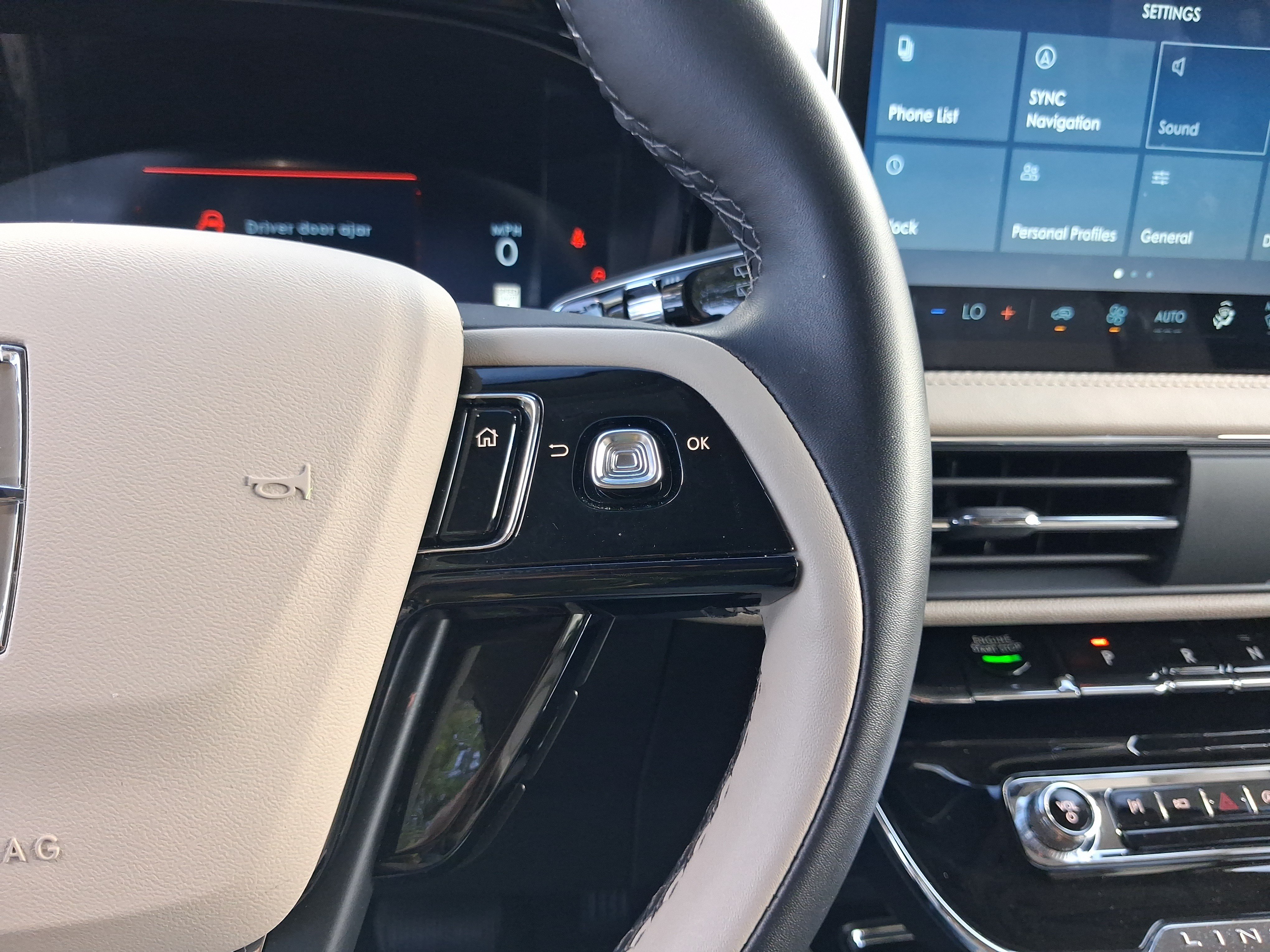 Certified 2025 Lincoln Corsair FWD image 18