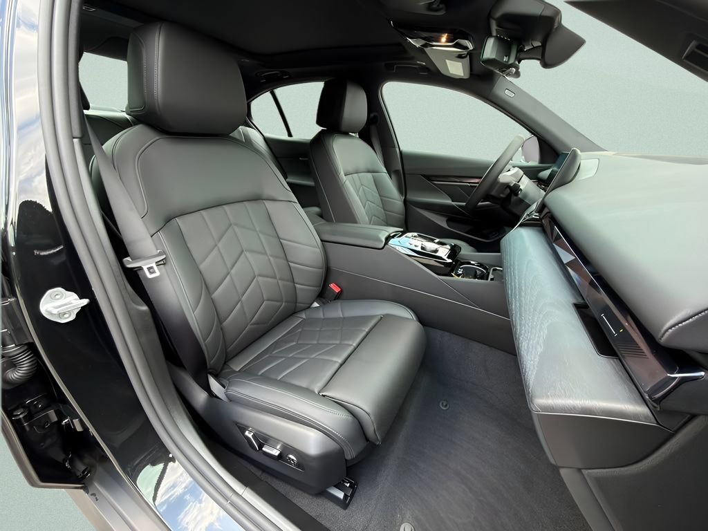 New 2027 BMW i5 eDrive40 w/ Premium Package RWD image 23