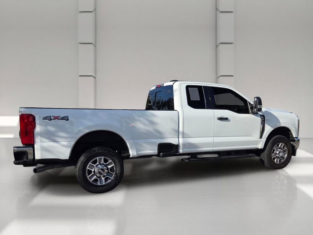 Used 2025 Ford F350 XLT image 6
