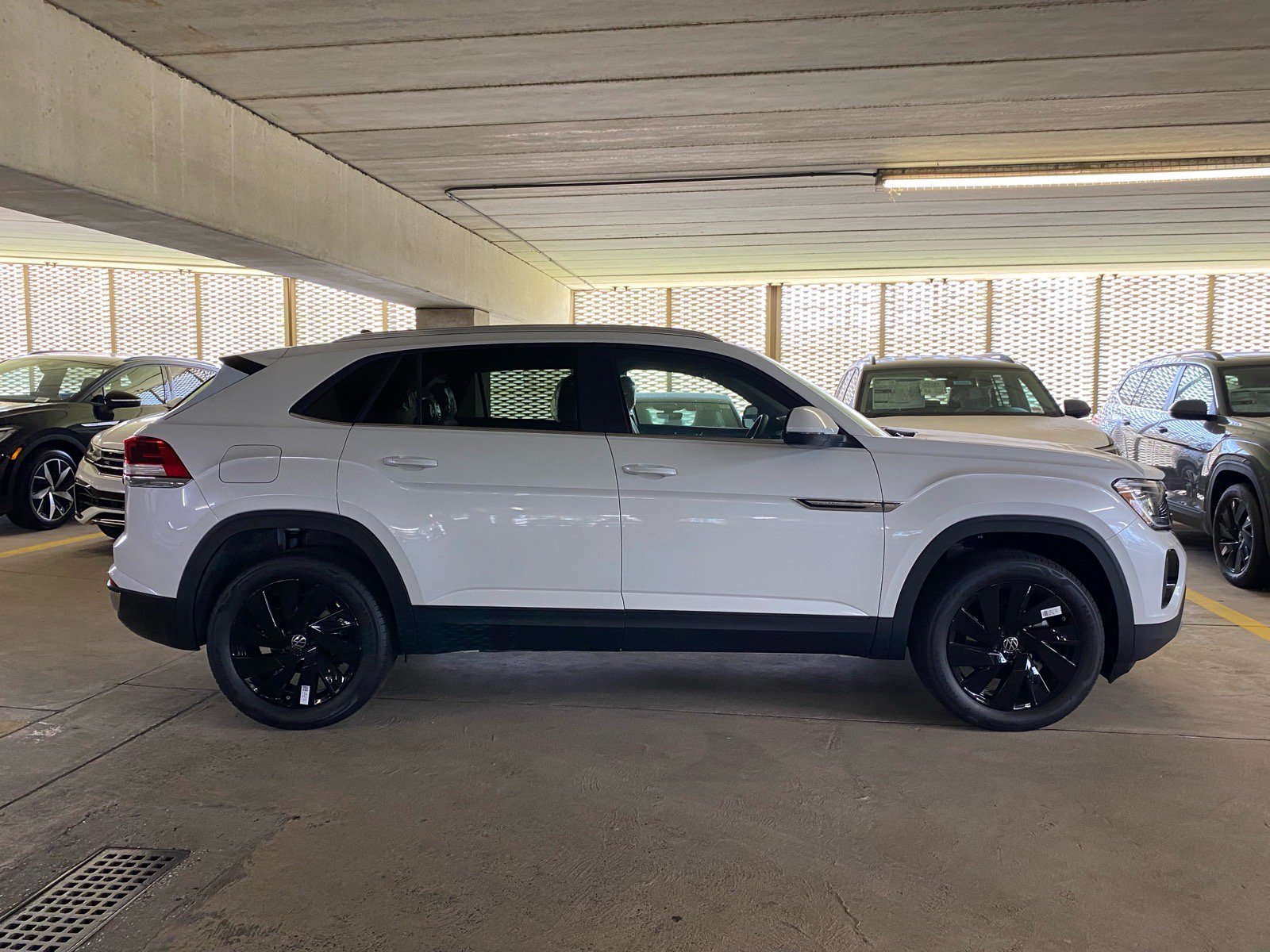 New 2026 Volkswagen Atlas Cross Sport SE AWD/4WD image 2