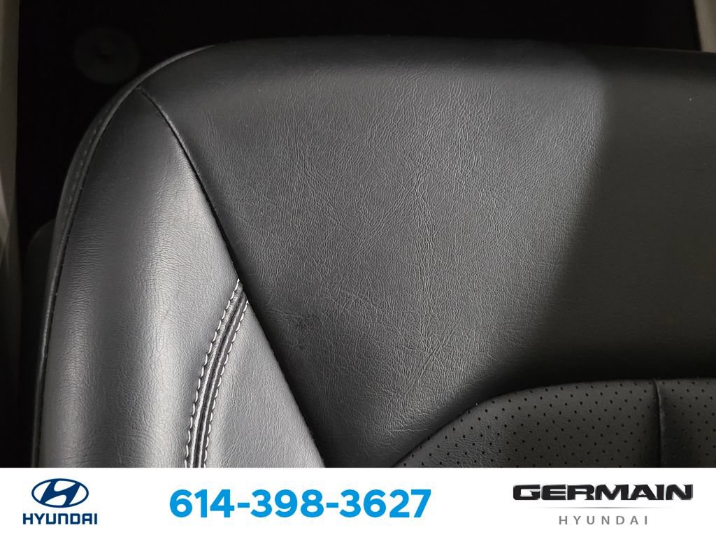 Used 2023 Chrysler Pacifica Touring-L FWD image 27