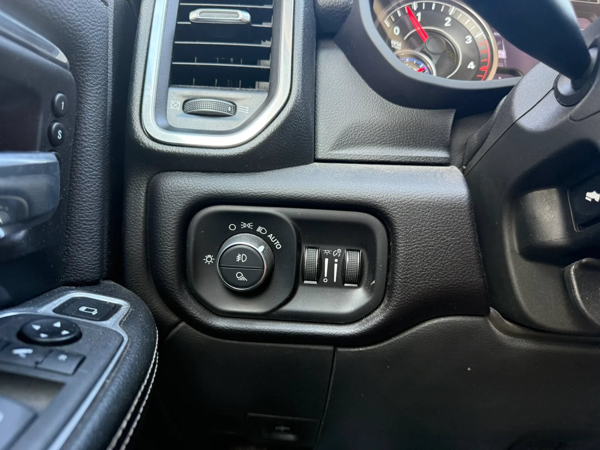 Used 2022 RAM 2500 Laramie AWD/4WD image 21