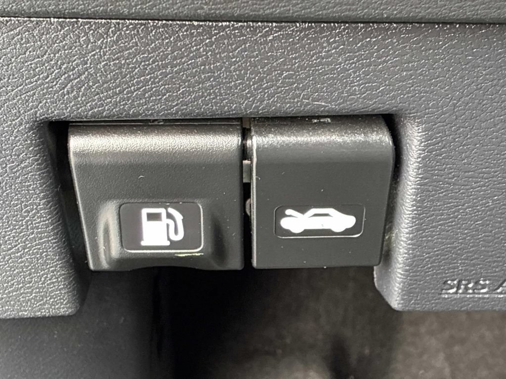 Certified 2024 Nissan Kicks SR w/ SR Premium Package FWD image 25