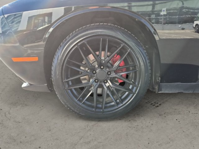 Used 2018 Dodge Challenger R/T Plus RWD image 9