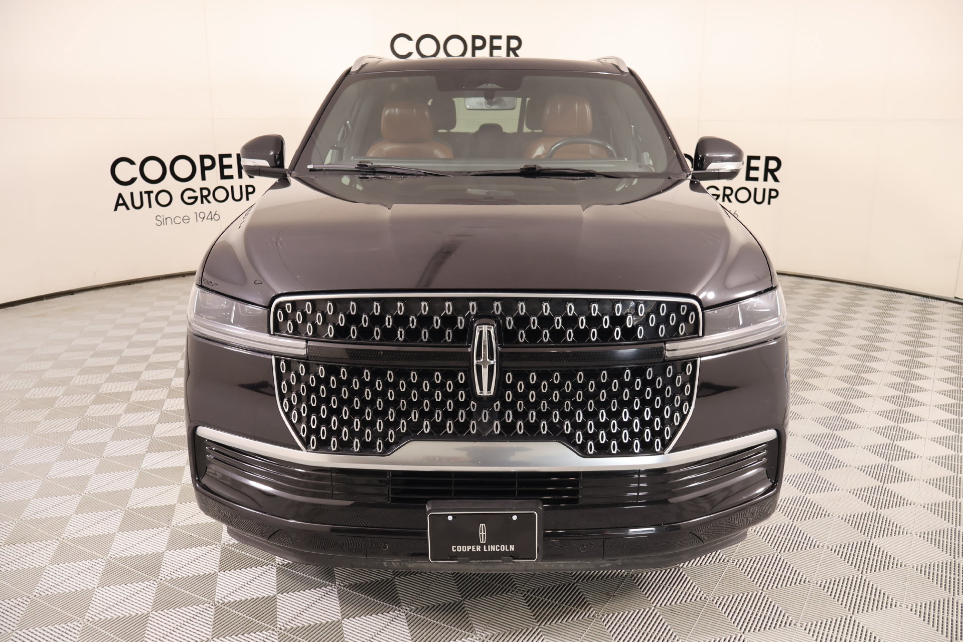 Certified 2025 Lincoln Navigator Reserve AWD/4WD image 9