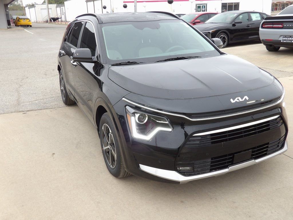 New 2025 Kia Niro SX image 4