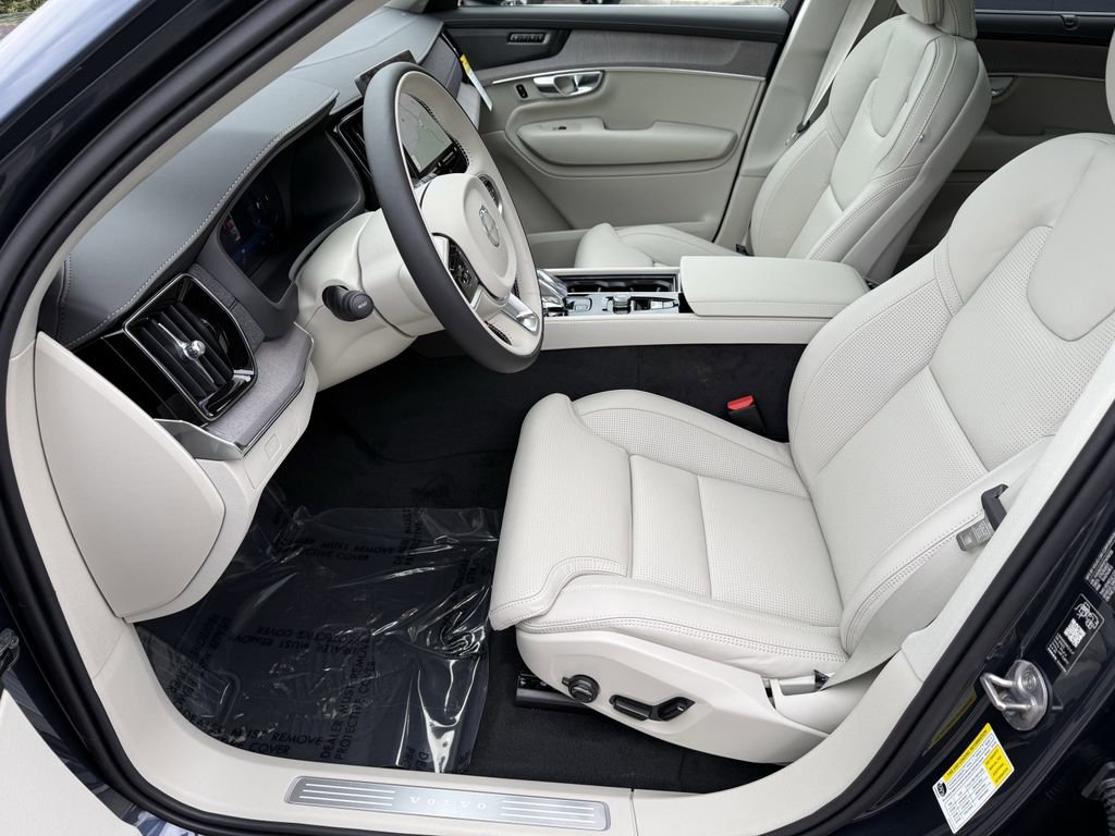 New 2026 Volvo XC90 B6 Ultra image 9