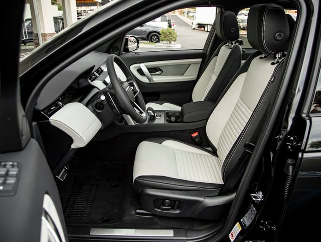 New 2026 Land Rover Discovery Sport Landmark AWD/4WD image 14