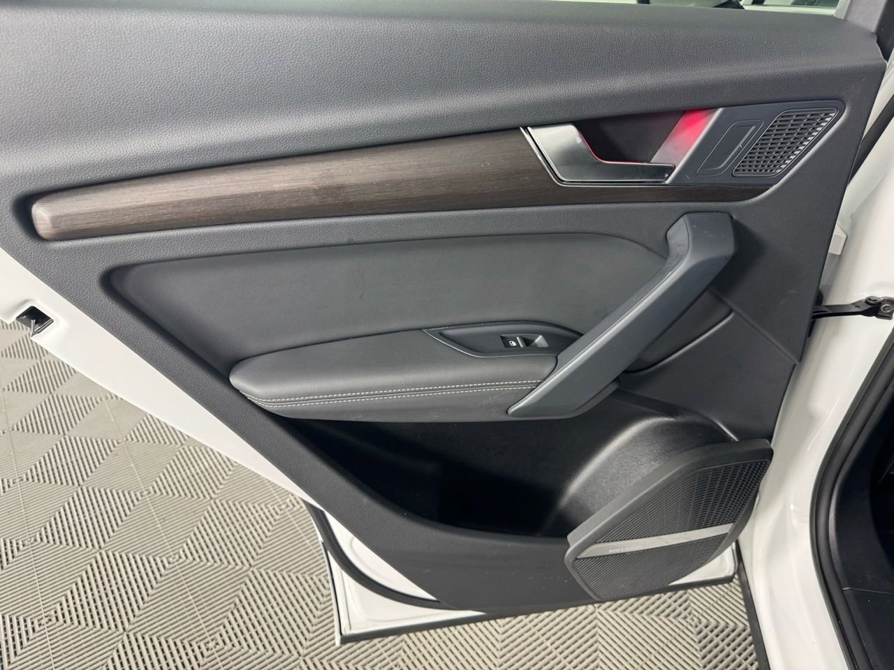 Used 2024 Audi Q5 2.0T Premium Plus image 27