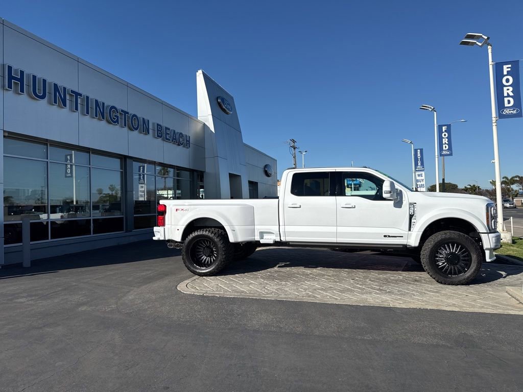 Used 2026 Ford F450 Lariat w/ FX4 Off-Road Package image 3