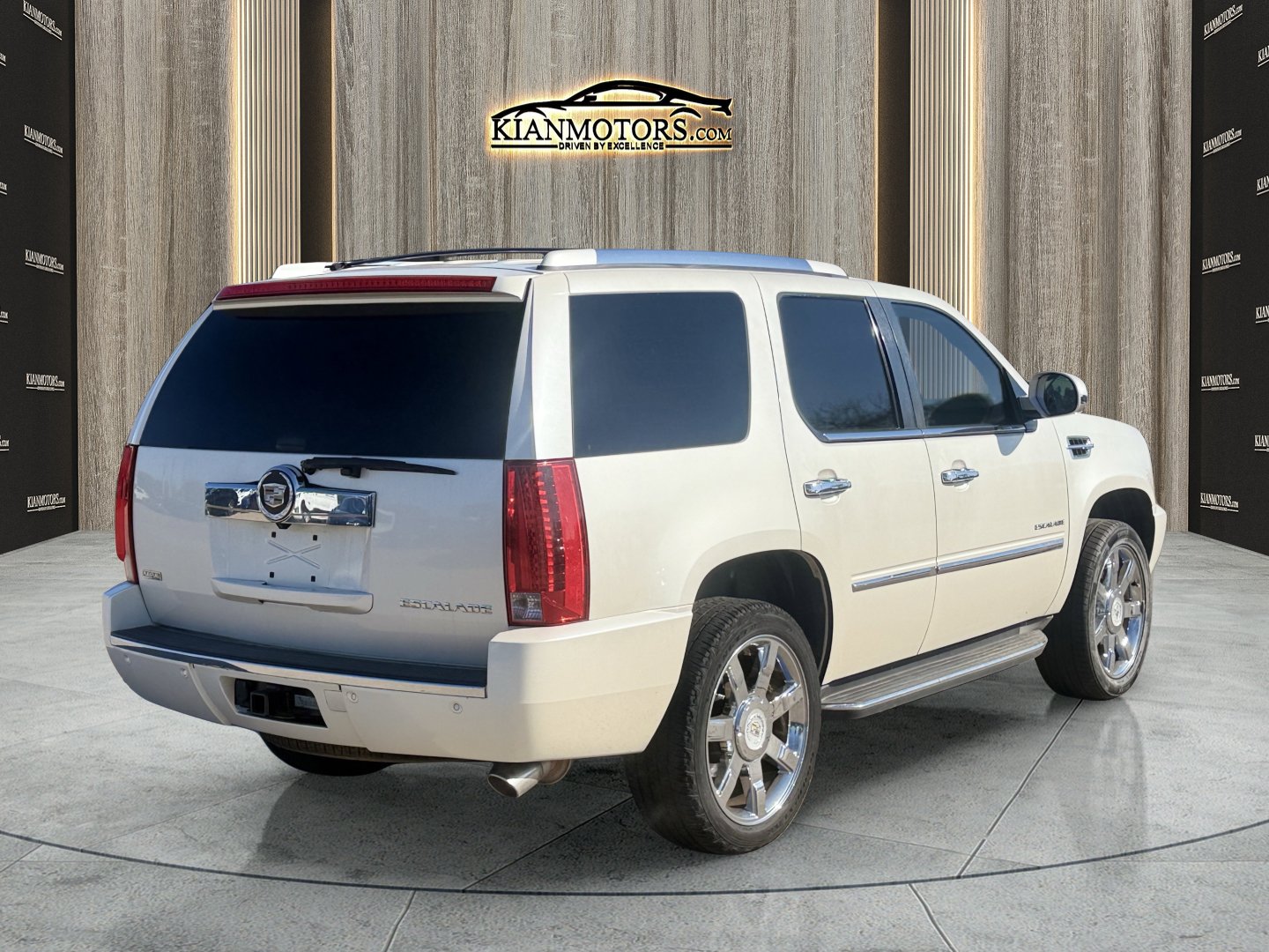 Used 2012 Cadillac Escalade Luxury RWD image 7