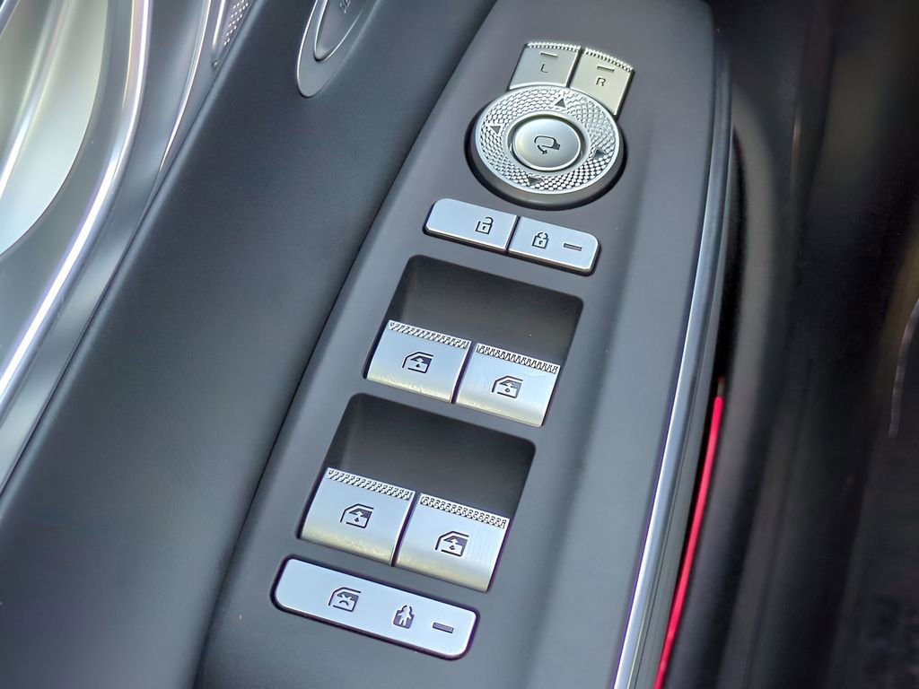 Used 2022 Genesis GV70 2.5T w/ Advanced Package image 25