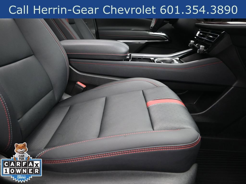 Used 2024 Chevrolet Traverse RS image 25