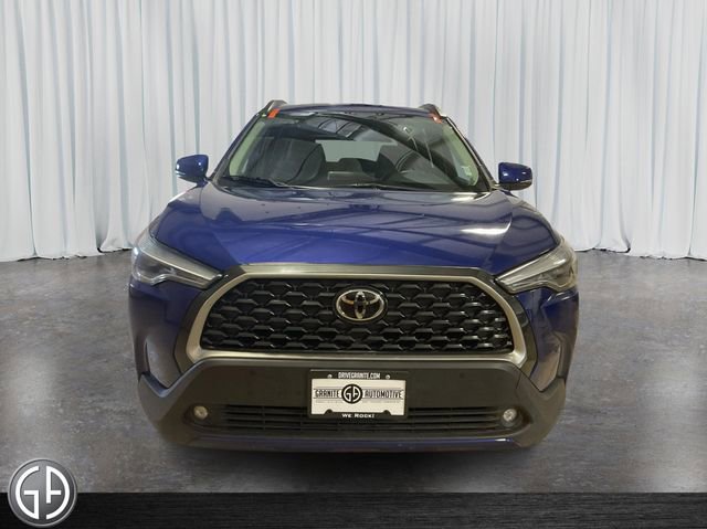 Used 2023 Toyota Corolla Cross XLE image 2