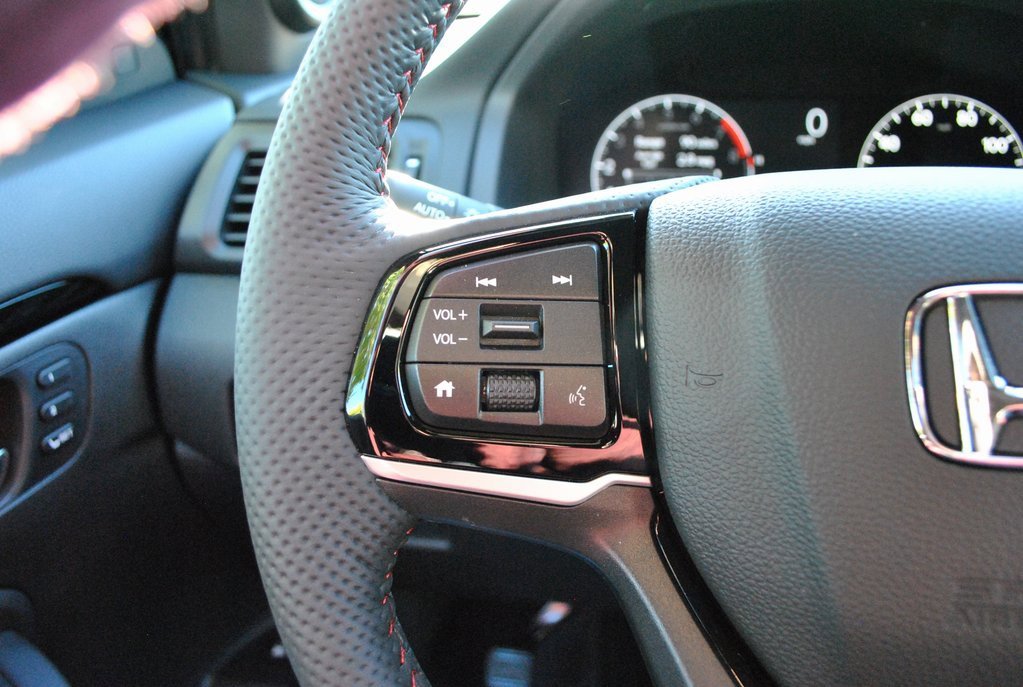 New 2026 Honda Ridgeline Black Edition image 10