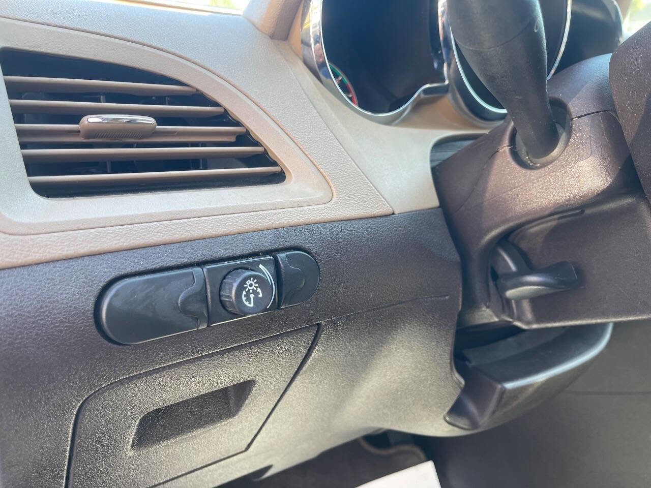 Used 2012 Chevrolet Malibu LT w/ Sunroof Package image 18