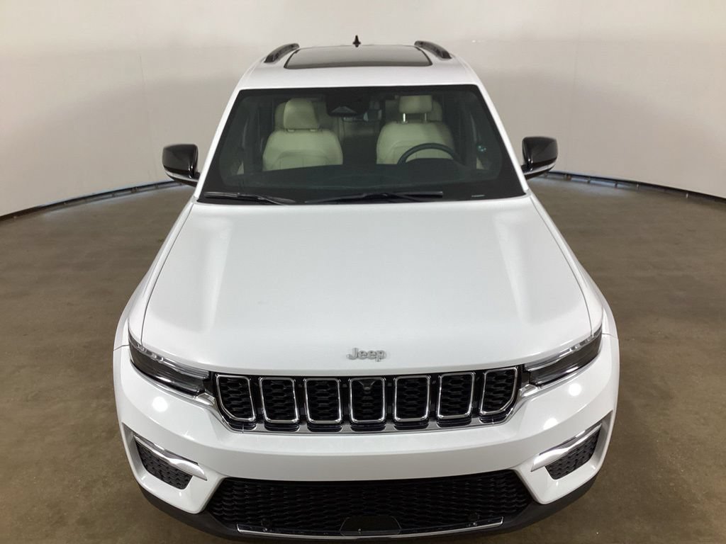 Used 2024 Jeep Grand Cherokee Limited w/ Luxury Tech Group II AWD/4WD image 4