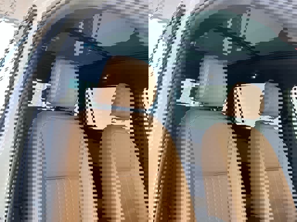 Certified 2023 Volkswagen Tiguan SE R-Line image 23