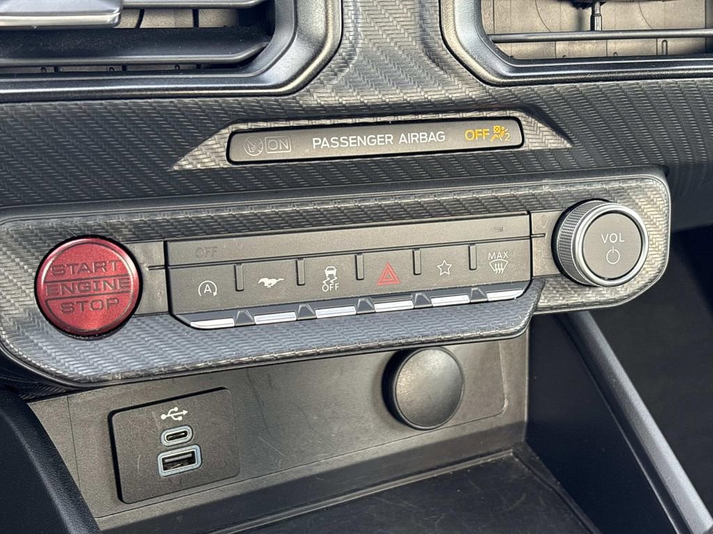 Used 2024 Ford Mustang EcoBoost image 32