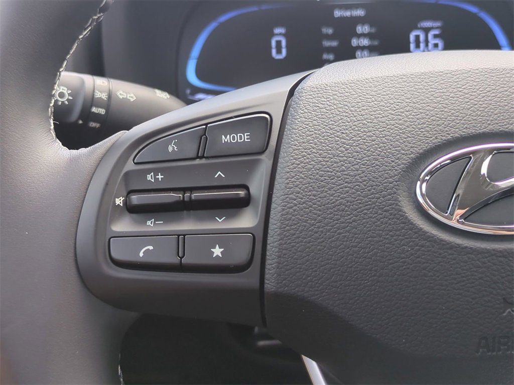 New 2025 Hyundai Venue SEL image 29