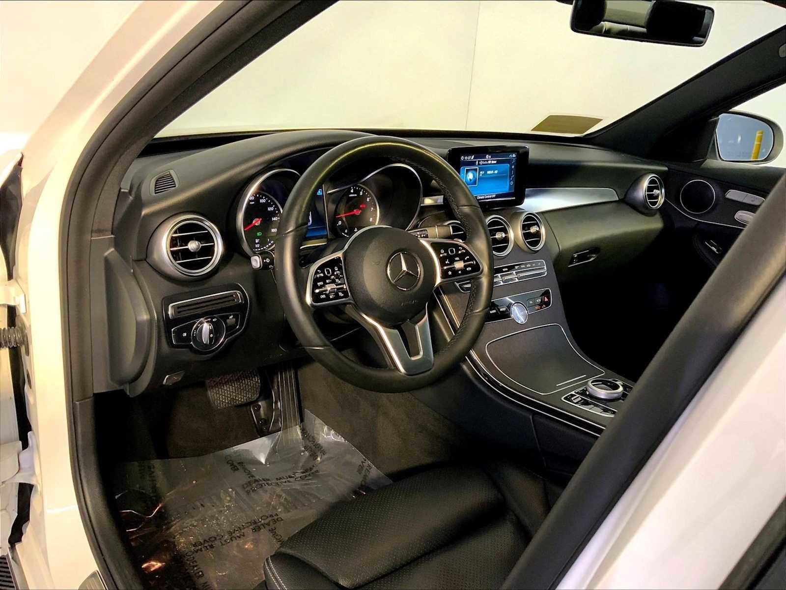 Used 2019 Mercedes-Benz C 300 4MATIC Sedan image 4