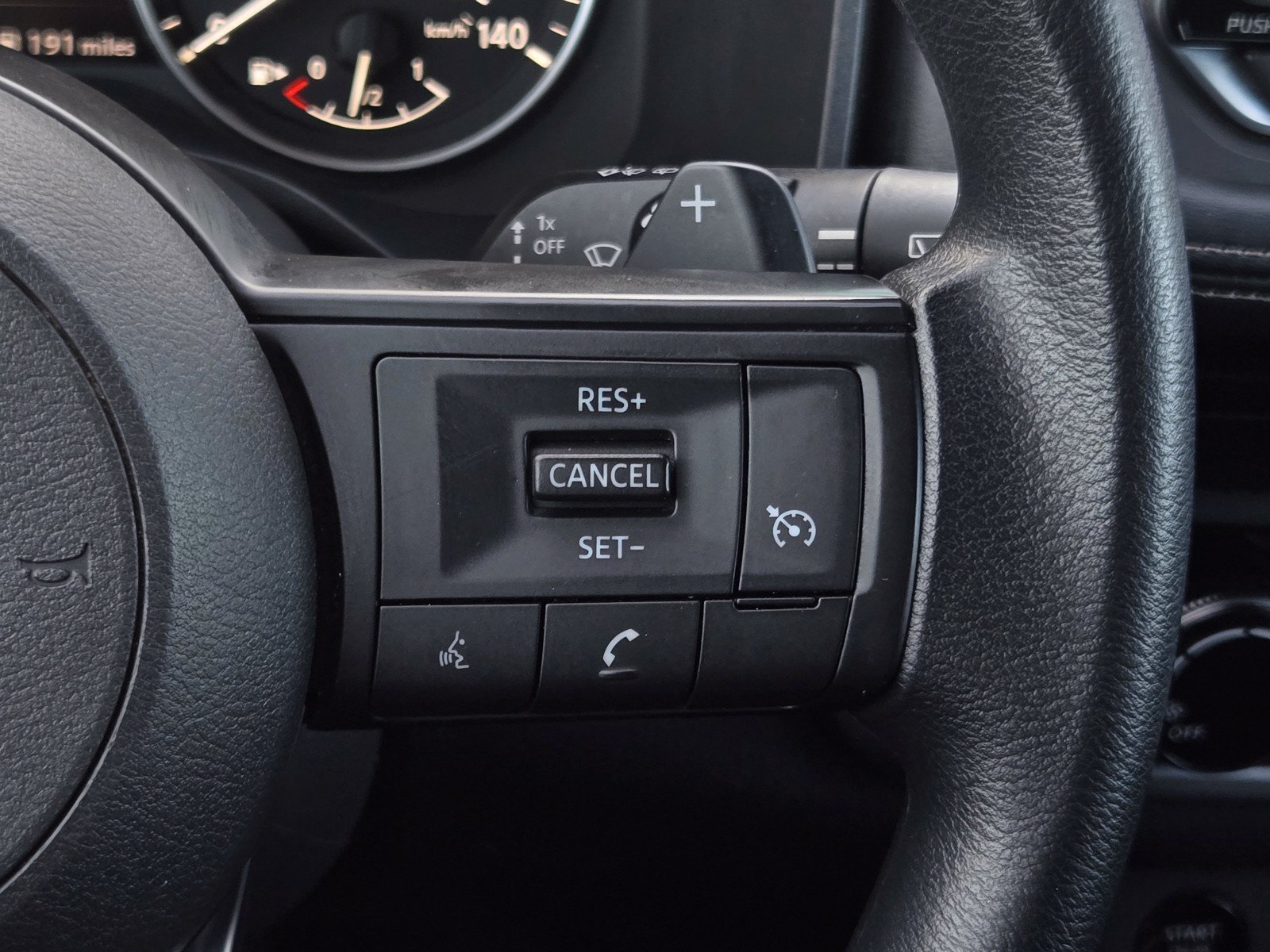 Used 2024 Nissan Rogue S FWD image 19